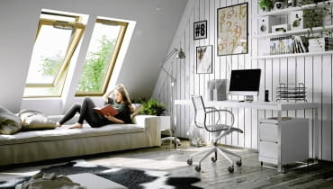 Okna dachowe ROTOQ, drewniane obrotowe, współczynnik U: 0,78 (dla modeli z potrójnymi szybami), izolacyjność akustyczna: 3 (dla modeli z potrójnymi szybami), od 1005 zł, Roto Okna dachowe ROTOQ, drewniane obrotowe, współczynnik U: 0,78 (dla modeli z potrójnymi szybami), izolacyjność akustyczna: 3 (dla modeli z potrójnymi szybami), od 1005 zł, Roto