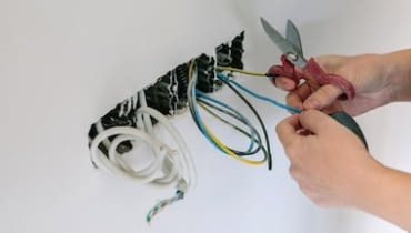 Bezpieczeństwo instalacji elektrycznych - Dlaczego jakość kabli ma znaczenie? Bezpieczeństwo instalacji elektrycznych - Dlaczego jakość kabli ma znaczenie?