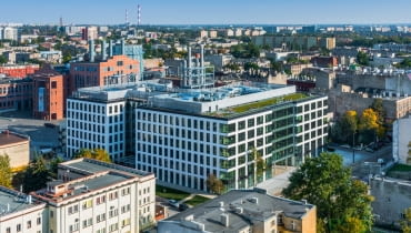 Nowy biurowiec Przystanek mBank w Łodzi. Projekt budynku: AHR, projekt wnętrz: In Design. Nowy biurowiec przystanek mBanku w Łodzi.