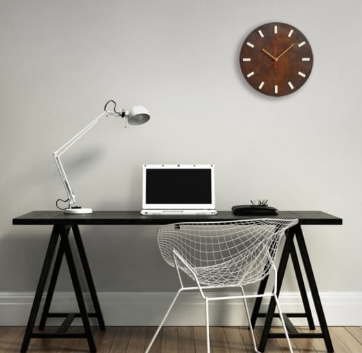 Prosty, drewniany zegar od Sillva Design (30 cm średnicy). Kupisz na mybaze.com za 79,20 zł. prezent, design, minimalizm, dla fana minimalizmu