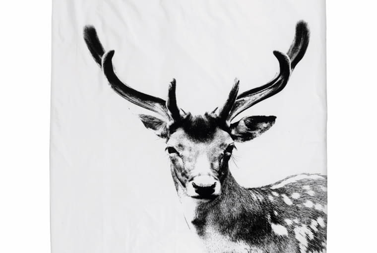 Deer, poszewka z bawełny ekologicznej, By Nord, bynord.com Deer, poszewka z bawełny ekologicznej, By Nord, bynord.com