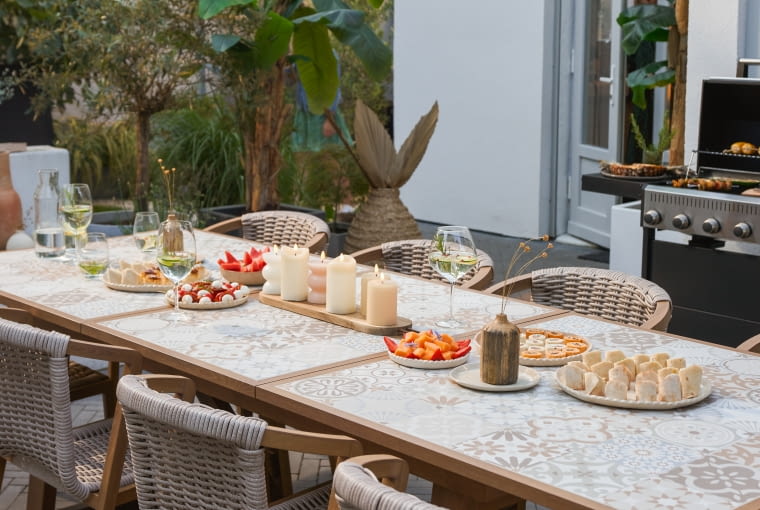 Stół z blatem ceramicznym