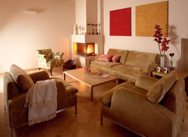 13.11.2006 WARSZAWA DLA CZTERY KATY METAMORFOZA SALON MEBLE IKER KOMPLET WYPOCZYNKOWY WYPOCZYNEK SOFA FOTELE FOTEL KOMINEK STYLISTKA: ANETA KOSIBA FOT. LUKASZ ZANDECKI / AGENCJA GAZETA