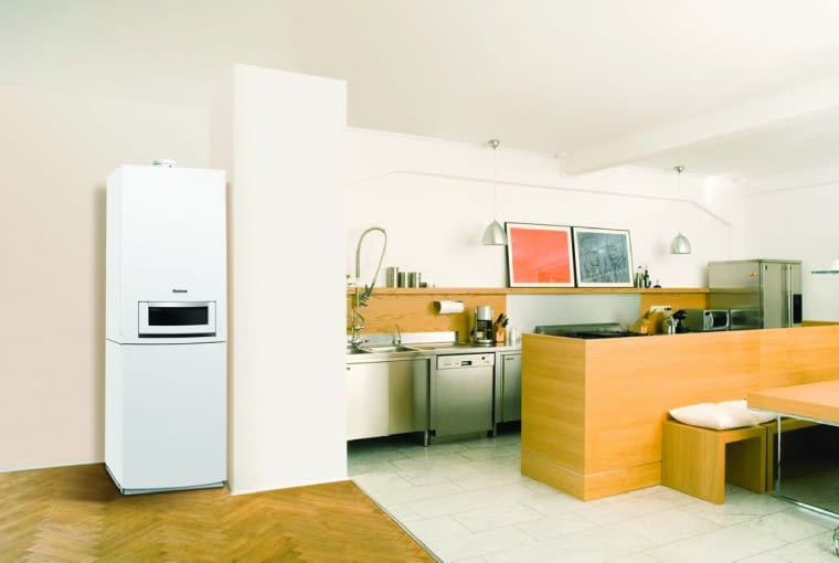 Nieduży kondensacyjny kocioł dwufunkcyjny można powiesić w ciągu szafek kuchennych Nieduży kondensacyjny kocioł dwufunkcyjny można powiesić w ciągu szafek kuchennych