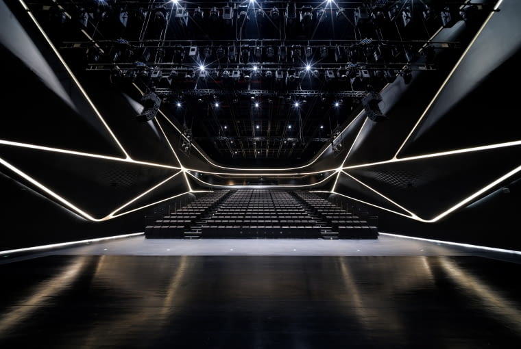 Zhuhai Jinwan Civic Art Centre. Proj. Zaha Hadid Architects