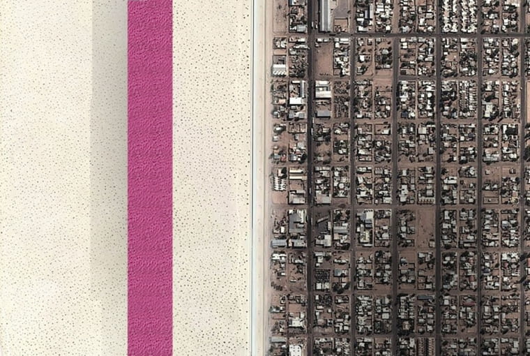 Różowy mur na granicy USA i Meksyku