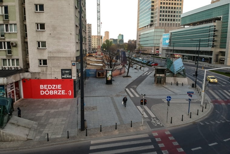 Będzie dobrze:) - mural od Good Looking Studio przy Rondzie ONZ w Warszawie