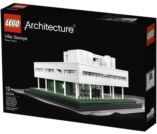 Kolekcja Lego Architecture. Znajdują się w niej ikoniczne budynki takie jak: Villa Savoye Le Corbusiera, Empire State Building w Nowym Jorku czy panorama Wenecji. W zależności od wybranego zestawu ceny kształtują się od 100 do 600 zł. pomysły na architektoniczne prezenty