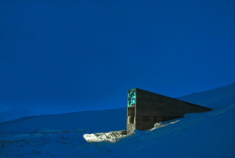 Bank Nasion Svalbard Global w SvalSatveien, proj. Barlindhaug Consult AS, fot. Jaro Hollan Współczesna Architektura Norweska 2005-2010