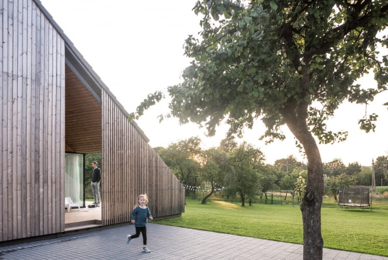 Thermowood elewacja prywatnego budynku na Litwie Thermowood elewacja prywatnego budynku na Litwie