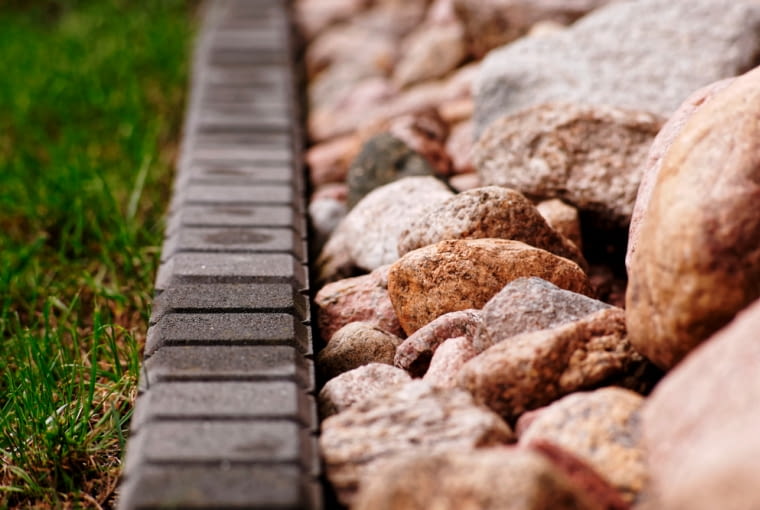 Palisada betonowa do ogrodu - wszystko, co musisz wiedzieć Palisada betonowa do ogrodu - wszystko, co musisz wiedzieć