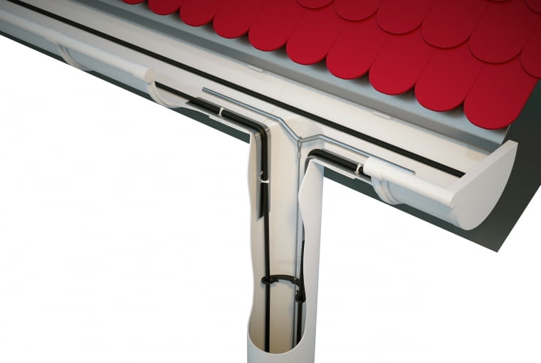 Jak chronić zimą rynny i rury spustowe oraz schody zewnętrzne i podjazdy przed śniegiem?