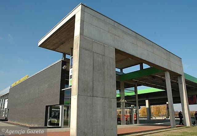 Kontrowersyjny dworzec autobusowy im. Jana III Sobieskiego w Poznaniu. Kontrowersyjny dworzec autobusowy im. Jana III Sobieskiego w Poznaniu.