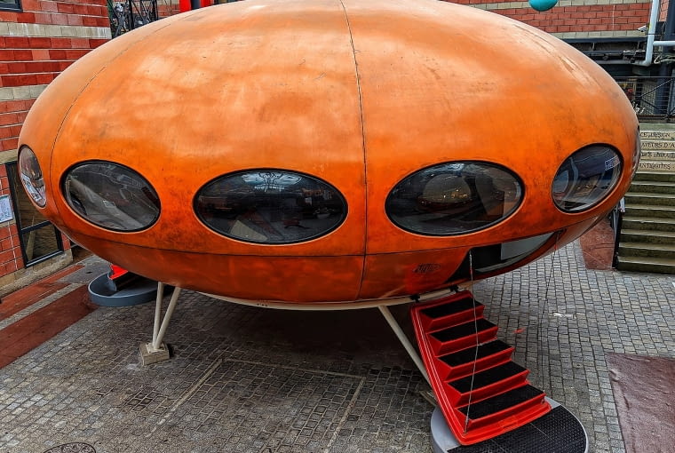 Futuro House w Paryżu. Futuro House w Paryżu.