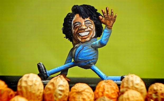 Figurki z fistaszków Steve'a Cassino. Steve Casino, figurki z orzechów, fistaszki