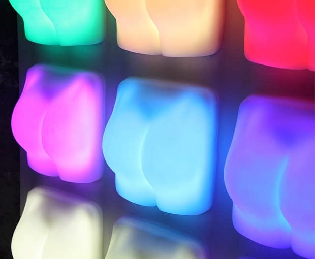 Lampa Slap - proj. Joseph Begley Joseph Begley, klaps, oryginalna lampa, lampa, lampa w kształcie pośladków