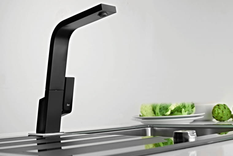 BATERIE KUCHENNE. IC 915 Black, jednouchwytowa, obrotowa wylewka 360 st., wys. 30,2 cm, zasięg 20 cm. Cena 899 zł, Teka BATERIE KUCHENNE. IC 915 Black, teka