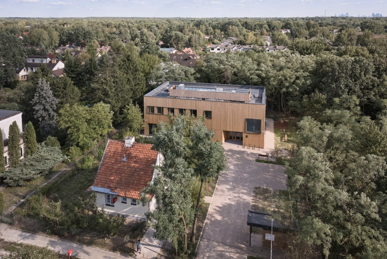 Biblioteka na warszawskiej Białołęce, przy ulicy Kłosowej 6A. Proj. AMBIENT