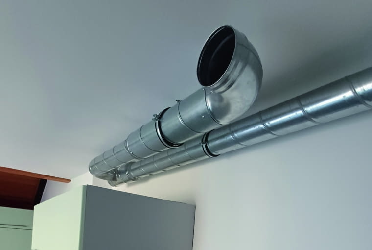 Ze stalowych przewodów typu spiro można z powodzeniem ułożyć w domu kanały główne wentylacji mechanicznej Ze stalowych przewodów typu spiro można z powodzeniem ułożyć w domu kanały główne wentylacji mechanicznej