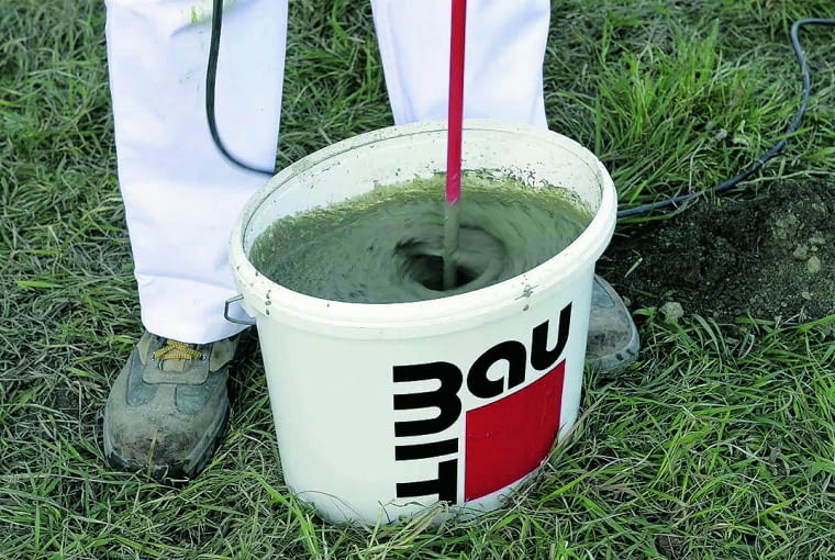 Gotowe, suche mieszanki betonowe dostępne są także w workach.