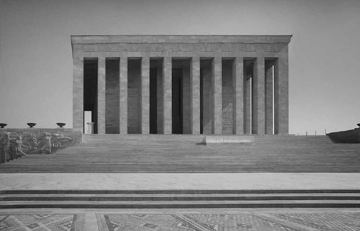Anitkabir - Mauzoelum Mustafy Kemala Atatürka, projekt: Emin Halid Onat, Ahmet Orhan Arda, 1953, Ankara. Fot. Raskolt, CC BY-SA 3.0 Pawilon Polski na 14. Międzynarodowej Wystawie Architektury - la Biennale di Venezia