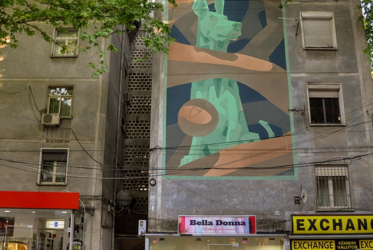 Mural Mots w Tiranie. Mural Mots w Tiranie.