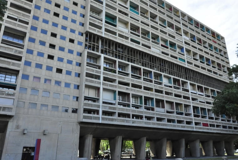 Jednostka Marsylska, proj. Le Corbusier - fasada wschodnia
