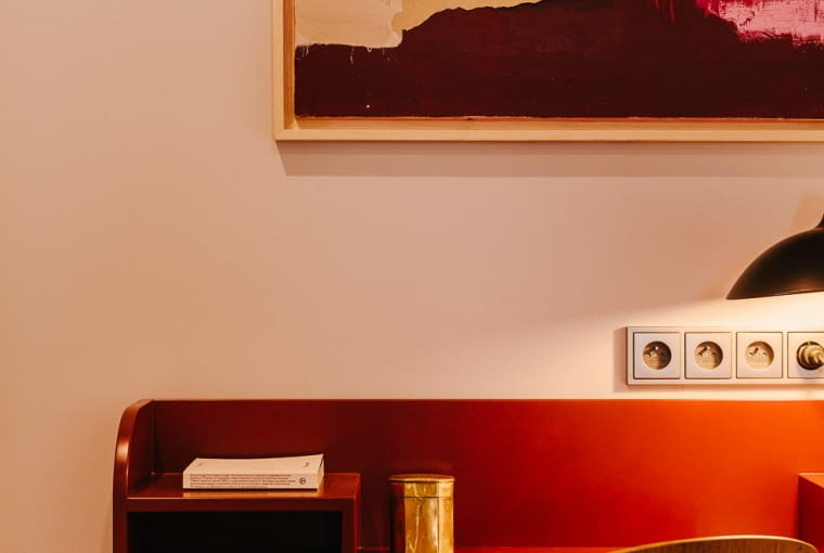 Miejsce do pracy pełne jest energetycznych kolorów, które pobudzają do działania i wyzwalają kreatywność.