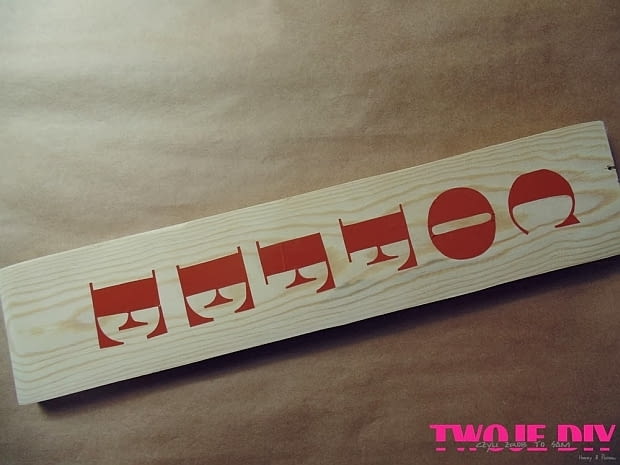 Dekoracja kuchni. Krok 3. Przyklej folię według uznania. dekoracja kuchni, diy, zrób to sam, dekoracja wnętrz