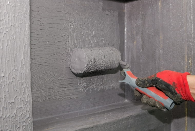 aplikacja hydroizolacji - druga warstwa aplikacja hydroizolacji - druga warstwa