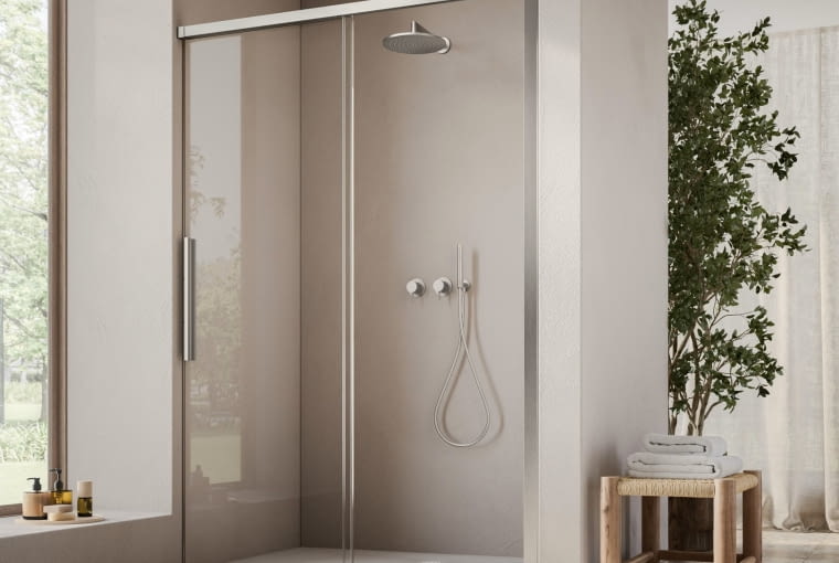 Minimalistyczny wygląd wyposażenia ocieplają delikatne dekoracje i naturalne materiały. RONAL BATHROOMS Minimalistyczny wygląd wyposażenia ocieplają delikatne dekoracje i naturalne materiały. RONAL BATHROOMS