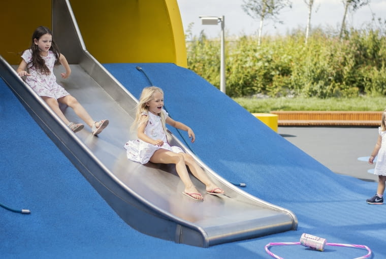 Plac zabaw "Dzieło malarza" - Galeria Młociny, Warszawa. Proj. totutam Plac zabaw "Dzieło malarza" - Galeria Młociny, Warszawa. Proj. totutam