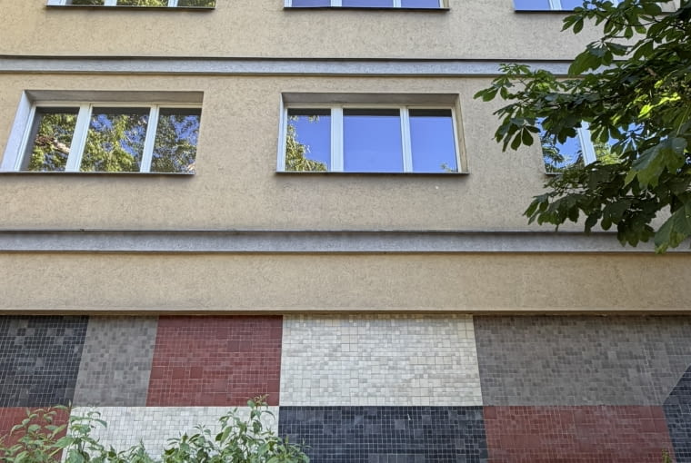 Mozaika Józefa Hałasa przy ul. Podwale we Wrocławiu Mozaika Józefa Hałasa przy ul. Podwale we Wrocławiu
