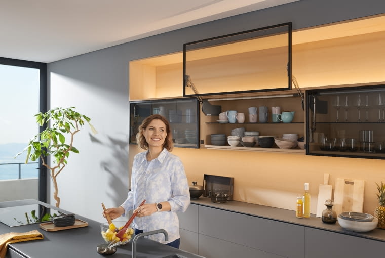 Szafki z podnośnikami AVENTOS Szafki z podnośnikami AVENTOS