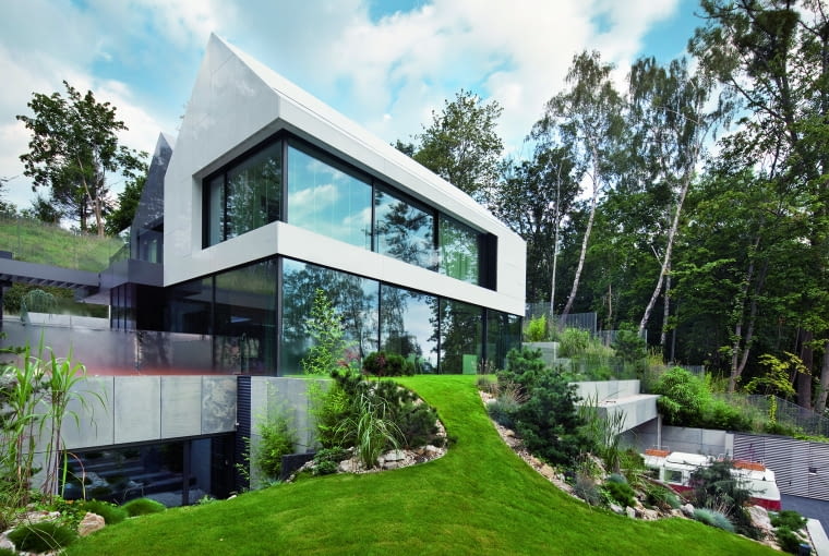 Naturalne światło, ciepło, cisza, bezpieczeństwo – wszystkie te aspekty komfortu w domu w dużym stopniu zależą od jednego elementu okna, jakim jest szyba Naturalne światło, ciepło, cisza, bezpieczeństwo – wszystkie te aspekty komfortu w domu w dużym stopniu zależą od jednego elementu okna, jakim jest szyba