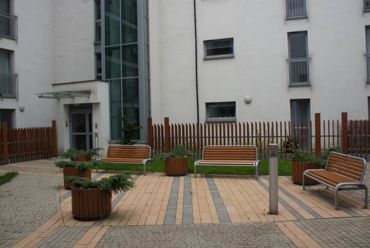 Osiedle mieszkaniowe w Krakowie.