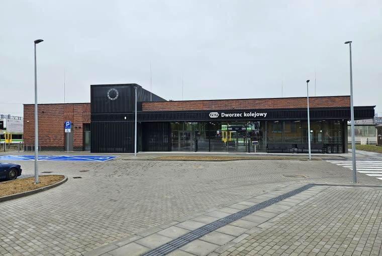 Nowy dworzec w Tłuszczu Nowy dworzec w Tłuszczu
