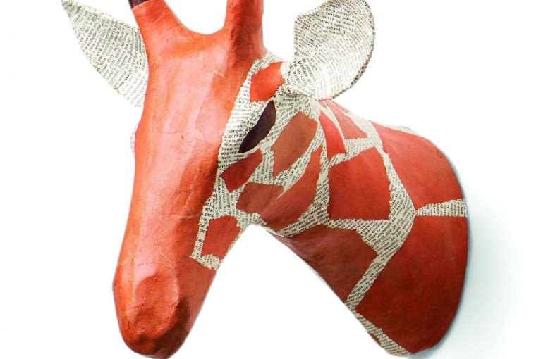 Głowa żyrafy z papier-mâché, Savannah Story, 325 zł, Anthropologie