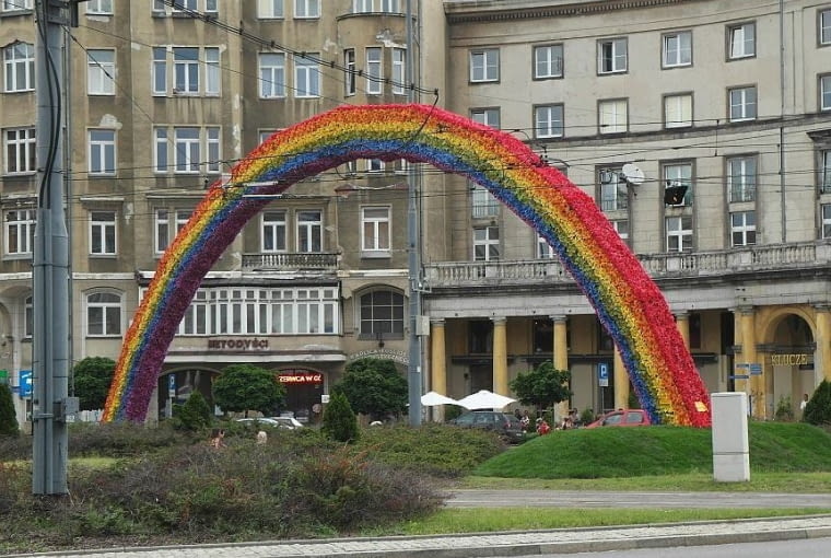 Tęcza na Placu Zbawiciela Tęcza na Placu Zbawiciela