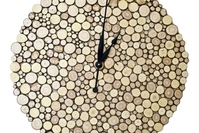 Zegar Little od Woodlovers zegar, drewno, surowe drewno, drewniany zegar, zegar z surowego drewna, woodlovers, little