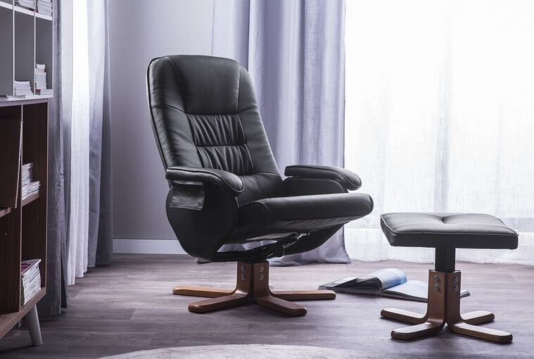 Fotel Relaxpro posiada funkcję masażu w 5 programach i 2 stopniach intensywności. beliani.pl meble wielofunkcyjne