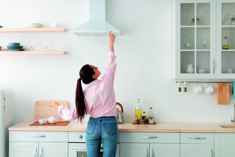 Powiązanie pracy okapu kuchennego oraz rekuperacji wymaga znajomości tematu – warto w tym zakresie skonsultować się ze specjalistą, który zwróci uwagę na szereg niuansów