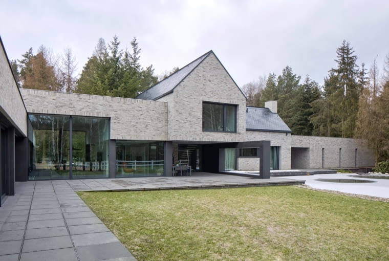 RE: HORIZONTAL HOUSE - dom pod Łodzią projektu REFORM Architekt RE: HORIZONTAL HOUSE - dom pod Łodzią projektu REFORM Architekt