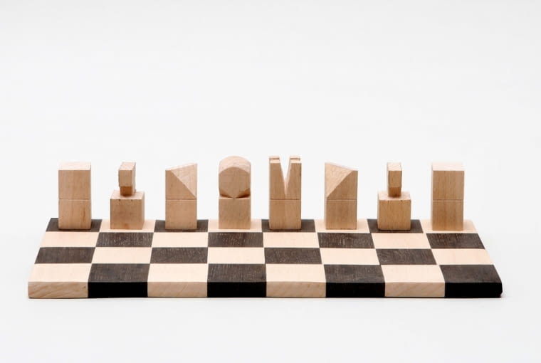 Komplet szachowy A00. Proj. Kasia Rysiak i Agnieszka Wach