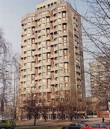 Jeden z budynków na Placu Grunwaldzkim. Jeden z budynków na Placu Grunwaldzkim.
