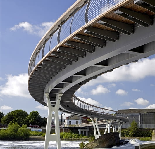 Castleford Bridge autorstwa McDowell riba, architektura