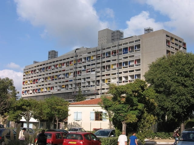 Jednostka mieszkaniowa w Marsylii projektu Le Corbusiera, 1946-52 le corbusier, jednostka mieszkaniowa, marsylia, blok, modernizm