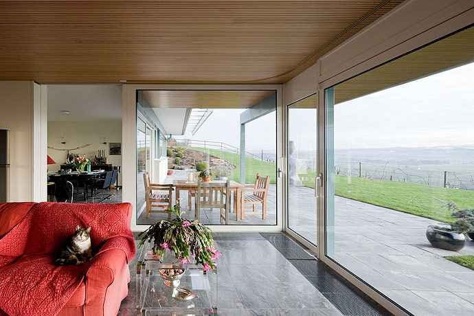 Stettfurt House, 1970 Ostatni projekt Neutry. Plany rozrysował jego syn Dion, a całą dokumentację ukończył szwajcarski architekt, z którym już wcześniej współpracował Neutra. Dom powstał w Thurgau w Szwajcarii. richard neutra, niemcy, modernizm, szwajcaria, wystawa, dom jednorodzinny