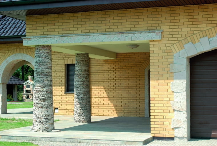 Wbrew temu, jakie skojarzenia zwykle budzi hasło cegła i płytki klinkierowe, kolorystyka tego szlachetnego materiału obejmuje nie tylko najróżniejsze odcienie czerwieni i brązów Wbrew temu, jakie skojarzenia zwykle budzi hasło cegła i płytki klinkierowe, kolorystyka tego szlachetnego materiału obejmuje nie tylko najróżniejsze odcienie czerwieni i brązów