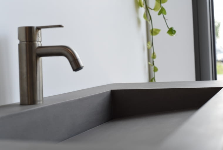 Umywalka betonowa odplyw liniowy